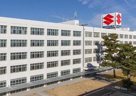 Suzuki accelera sull'elettrico e acquisita la divisione batterie allo stato solido di Kanadevia