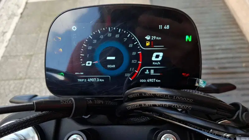 Moto Morini SEIEMMEZZO STR (2022 - 26) (3)