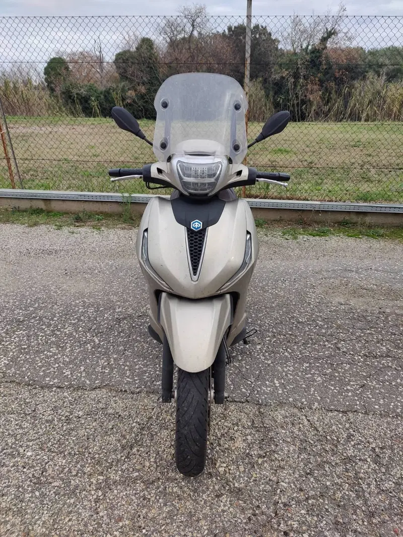 Piaggio Beverly 400 ABS-ASR (2021 - 24) (4)