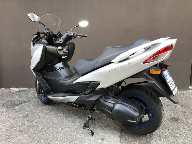 Suzuki Burgman 400 (2022 - 24) (4)