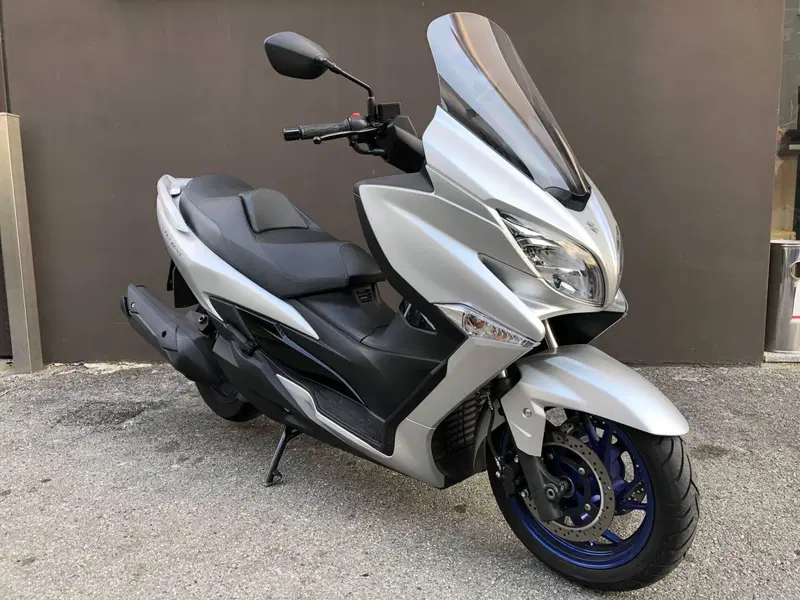 Suzuki Burgman 400 (2022 - 24) (2)