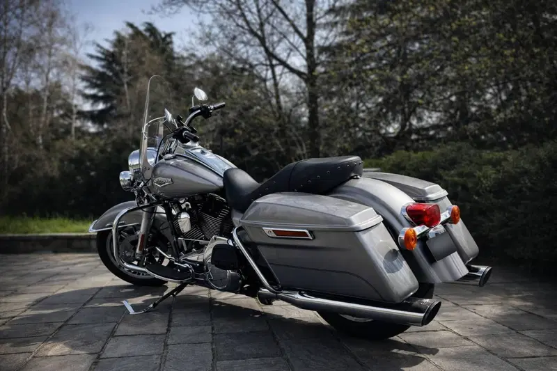 Harley-Davidson 1690 Road King (2013 - 16) - FLHR