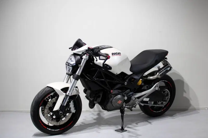 Ducati Monster 696 (2008 - 13) (3)