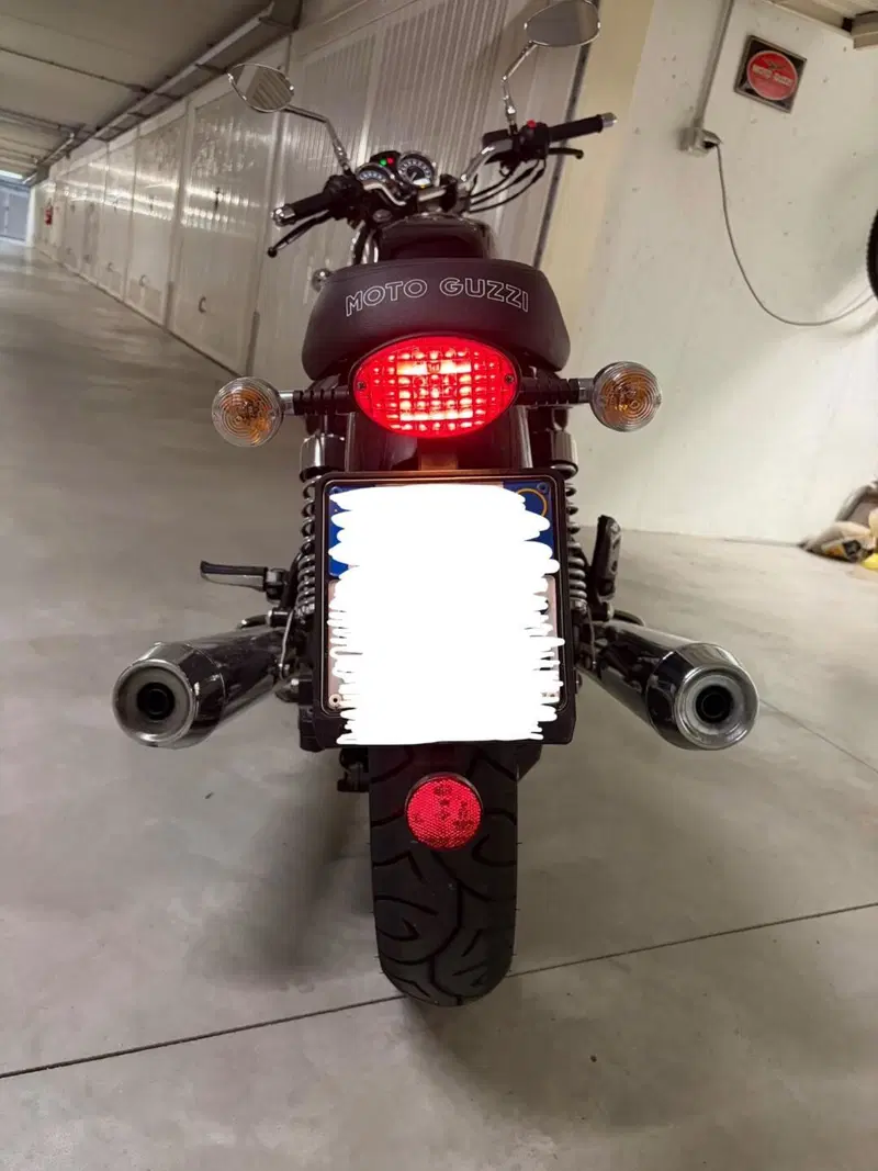 Moto Guzzi V7 II Special (2015 - 17) (5)