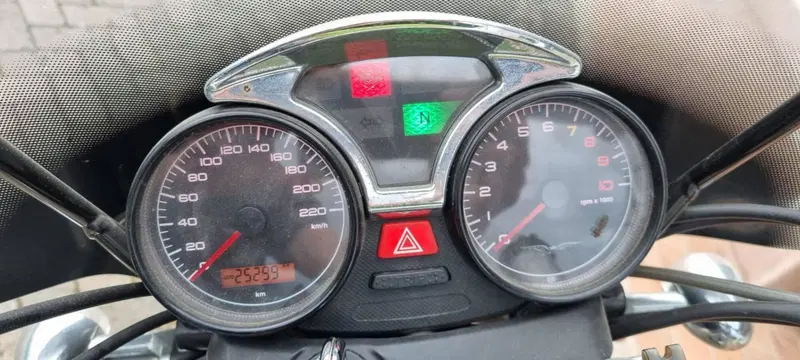 Moto Guzzi Nevada 750 (2002 - 06) (2)