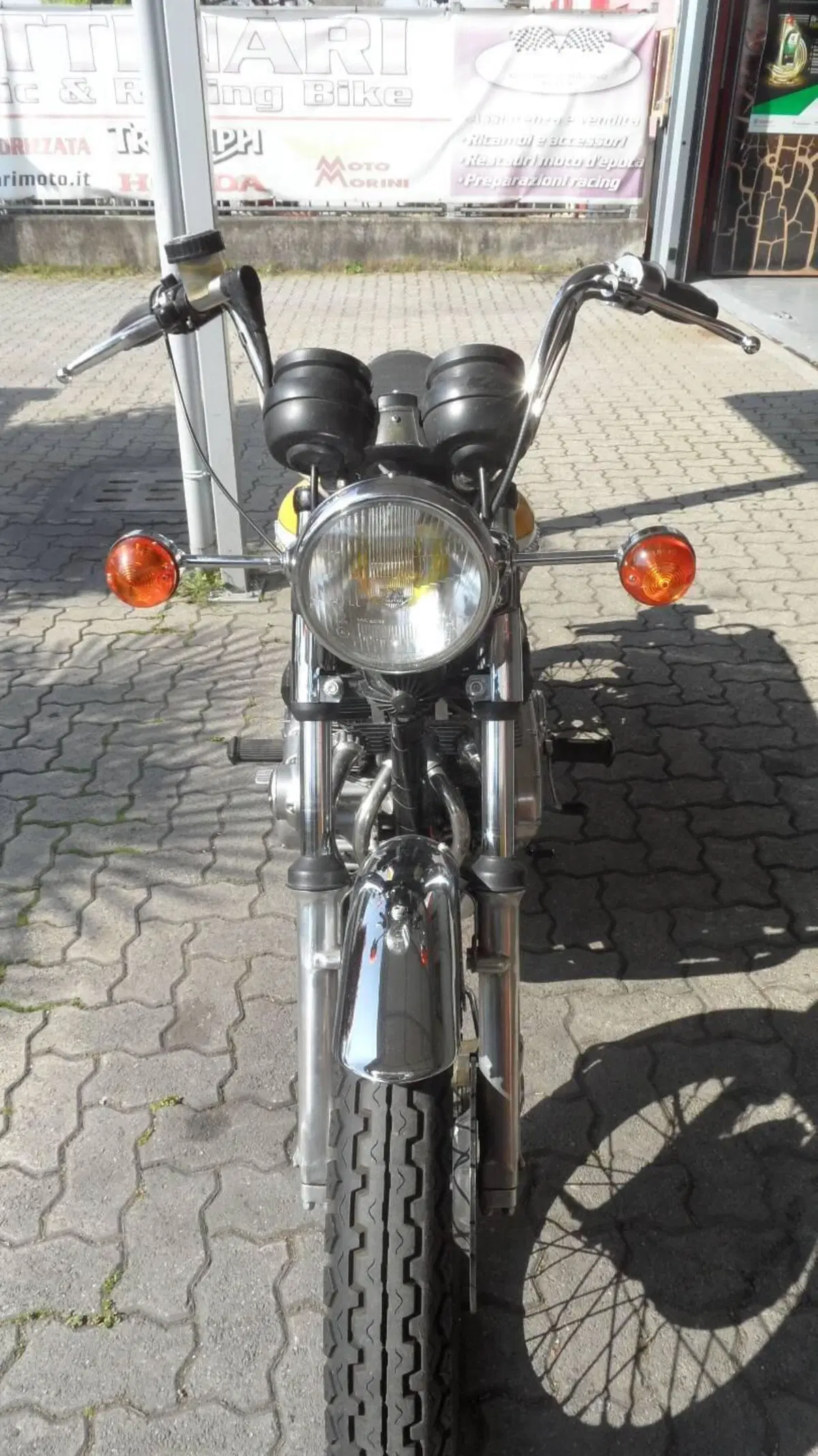 Triumph T160 (4)