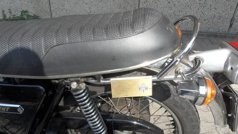 Triumph T160 (6)
