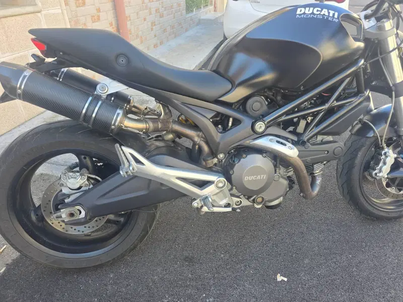 Ducati Monster 696 Plus (2007 - 14) (2)