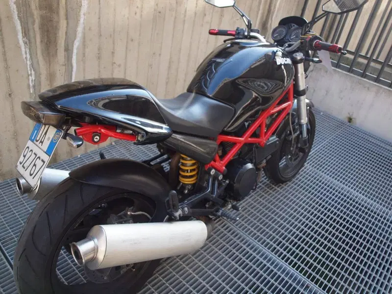 Ducati Monster 695 (2006 - 08) (8)