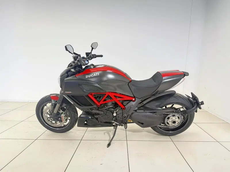 Ducati Diavel 1200 (2014 - 16) (5)