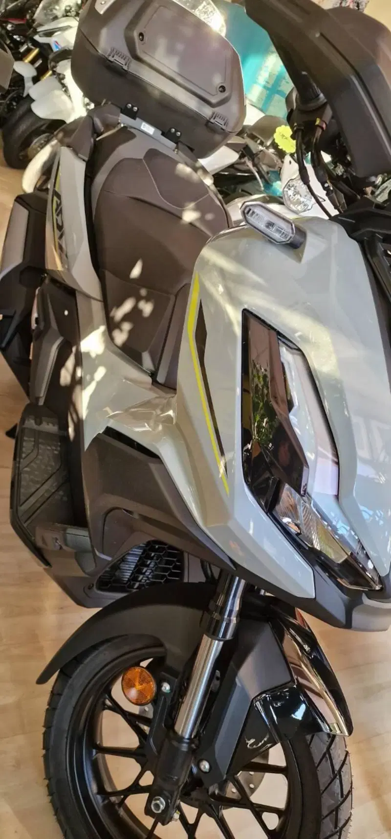 Honda ADV 350 Special Edition (2025 - 26) (2)
