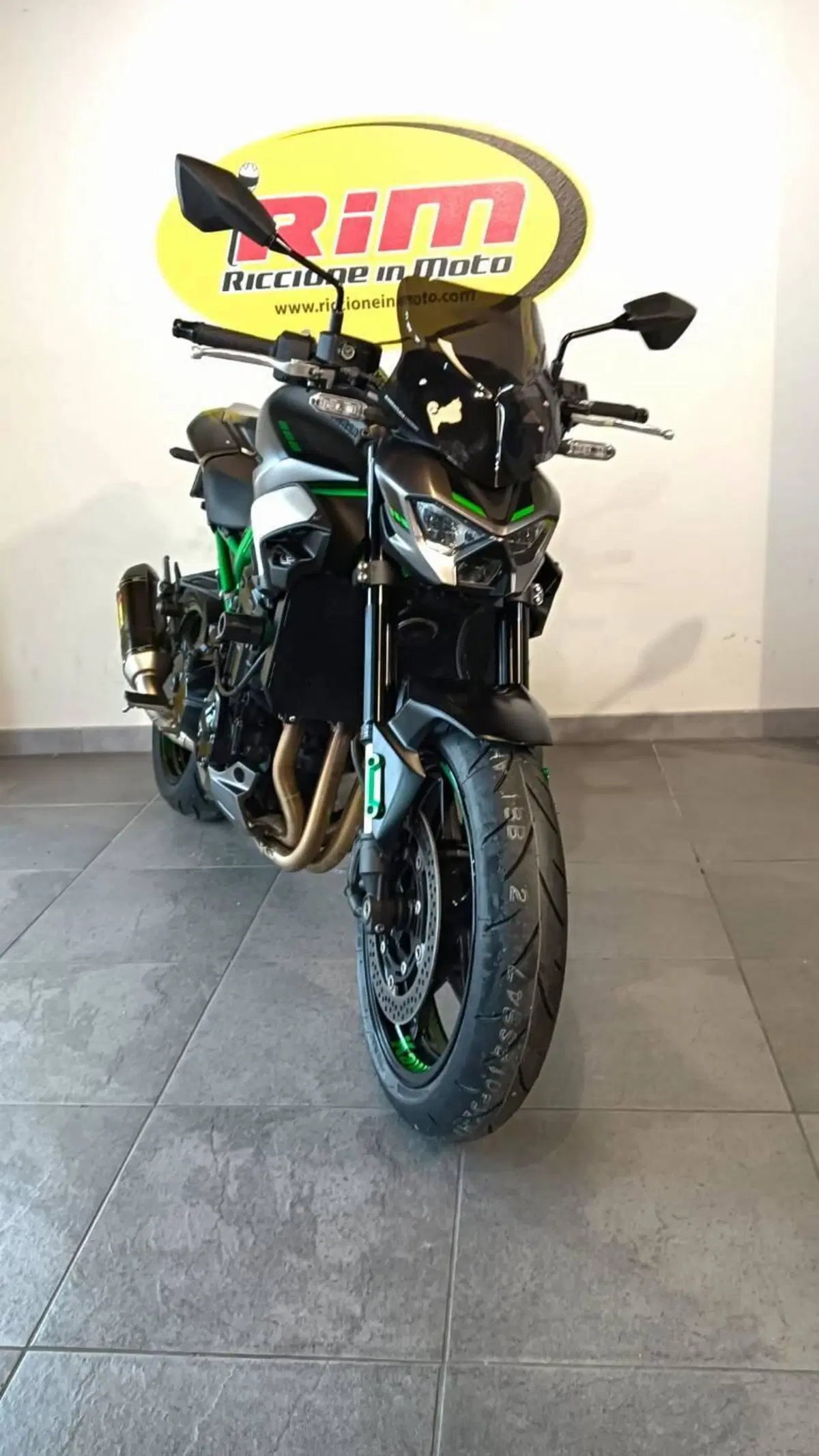 Kawasaki Z 900 (2025 - 26) (10)