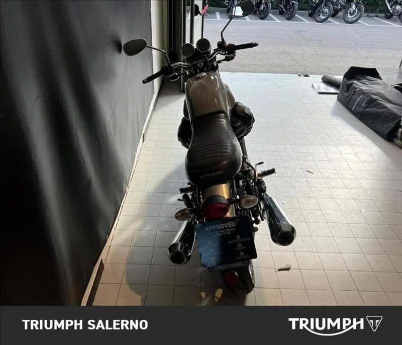 Moto Guzzi V7 III Milano (2018 - 20) (5)