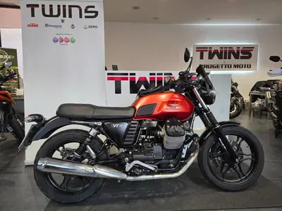 Moto Guzzi V7 II Stone (2015 - 17) usata