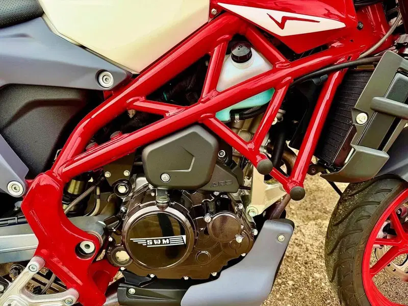 Swm Varez 125 (2022 - 23) (10)