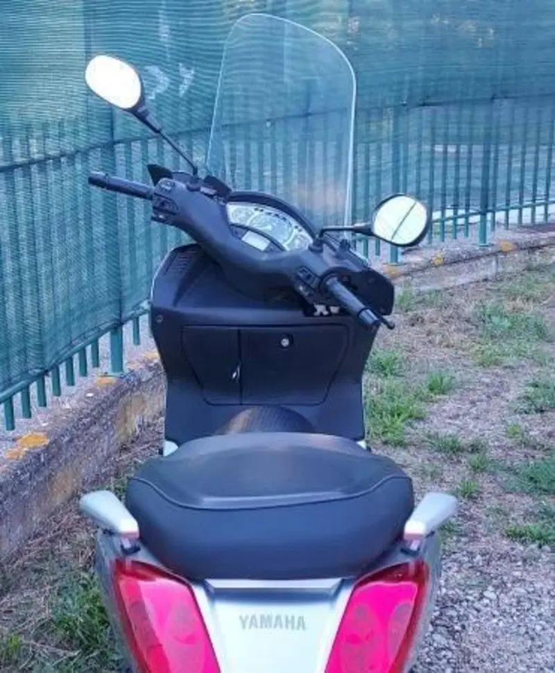 Yamaha X-Max 250 (2005 - 07) (5)