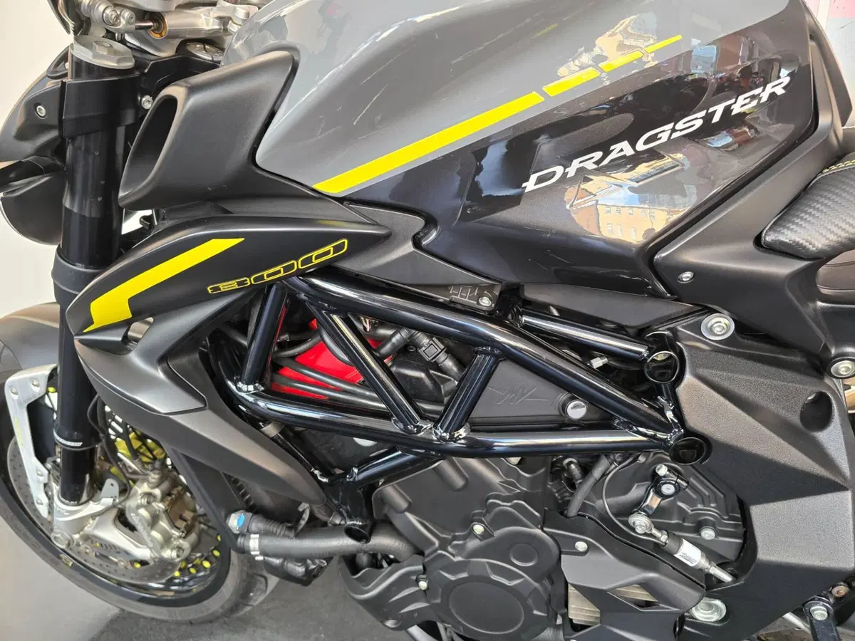 MV Agusta Dragster 800 RR (2021 - 23) (10)
