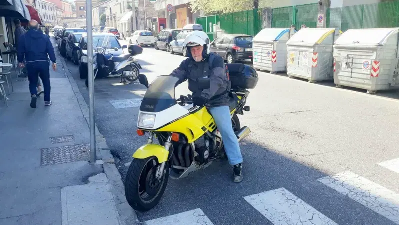 Yamaha FJ1100 (2)