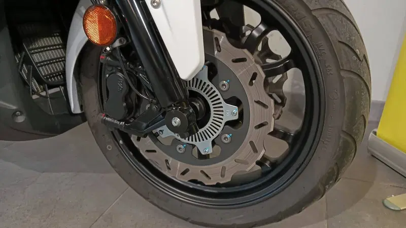 Sym Maxsym 400 (2021 - 25) (9)