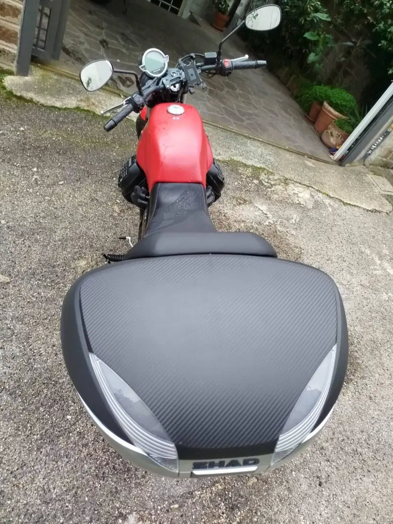 Moto Guzzi V7 Stone (2021 - 24) (4)