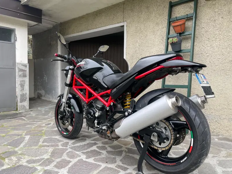 Ducati Monster 695 (2006 - 08) (3)