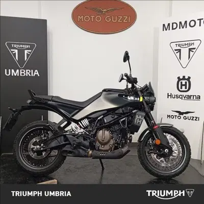 Husqvarna Svartpilen 401 (2024 - 26) usata