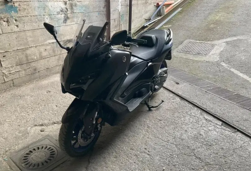 Yamaha T-Max 560 Tech Max (2025 - 26) (7)