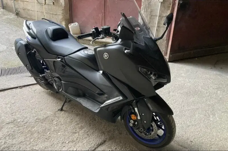 Yamaha T-Max 560 Tech Max (2025 - 26) (10)