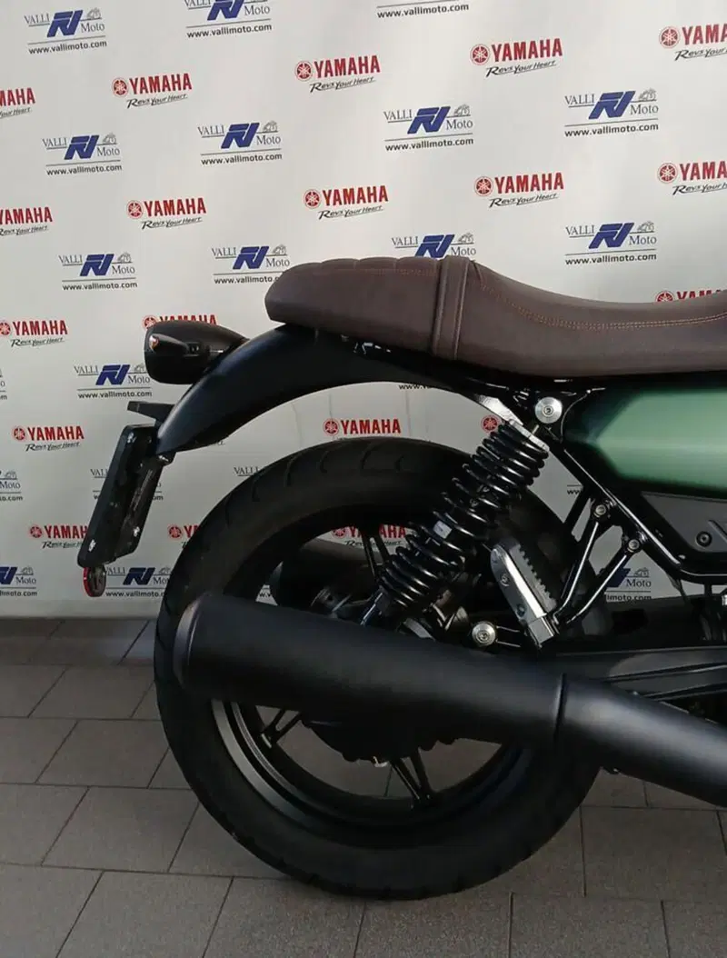 Moto Guzzi V7 Stone Centenario (2021 - 22) (4)
