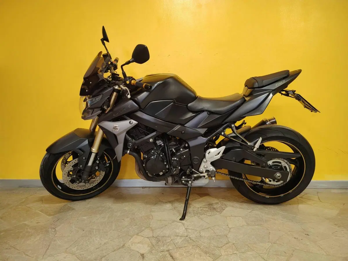 Suzuki GSR 750 (2010 - 15)