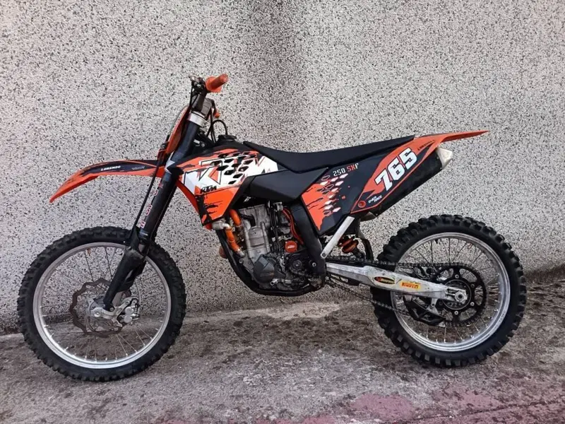 Suzuki RM 250 (1995 - 01) (9)