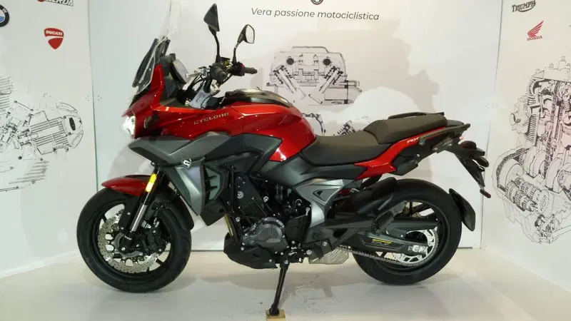 Cyclone RX650 (2025 - 26) (5)