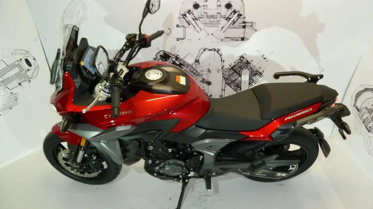 Cyclone RX650 (2025 - 26) (7)
