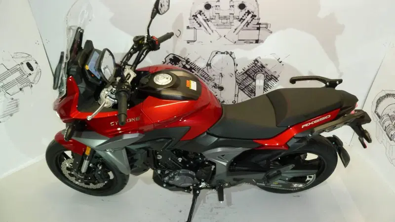 Cyclone RX650 (2025 - 26) (7)