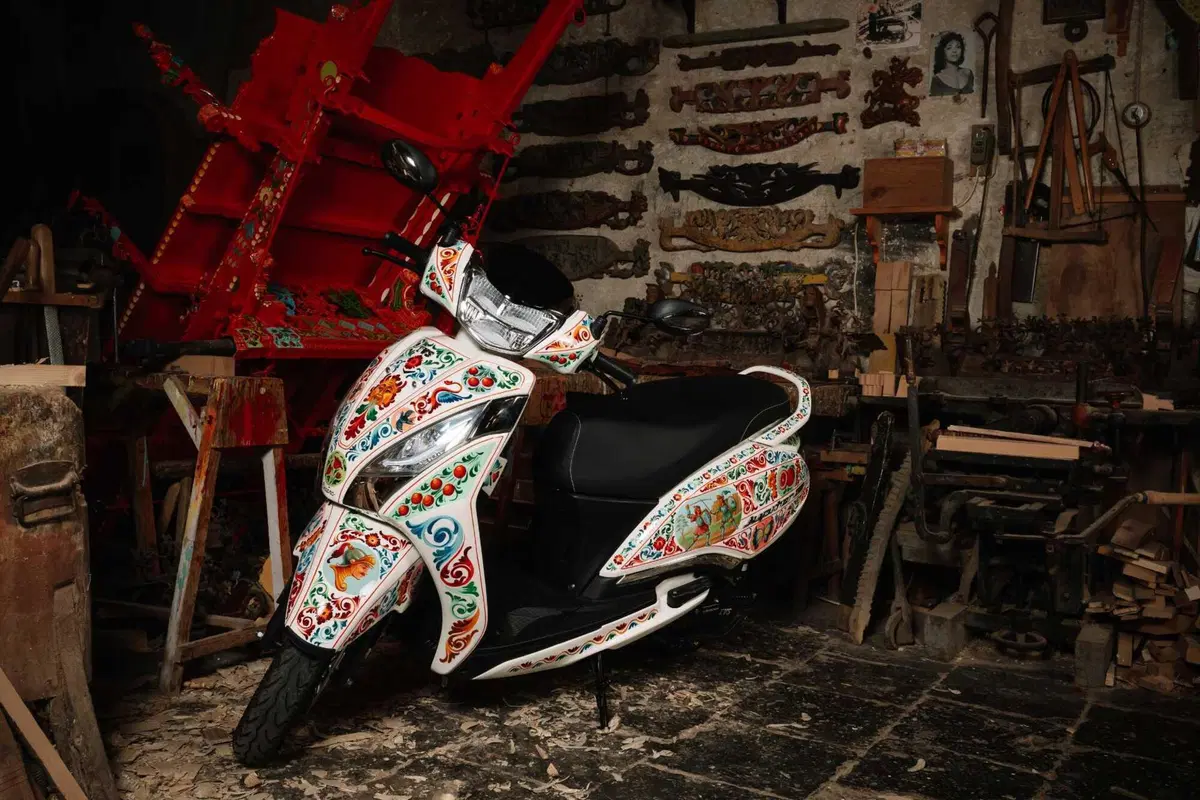 TVS Motor e Cinabro Carrettieri trasformano lo scooter Jupiter 125 in un capolavoro siciliano