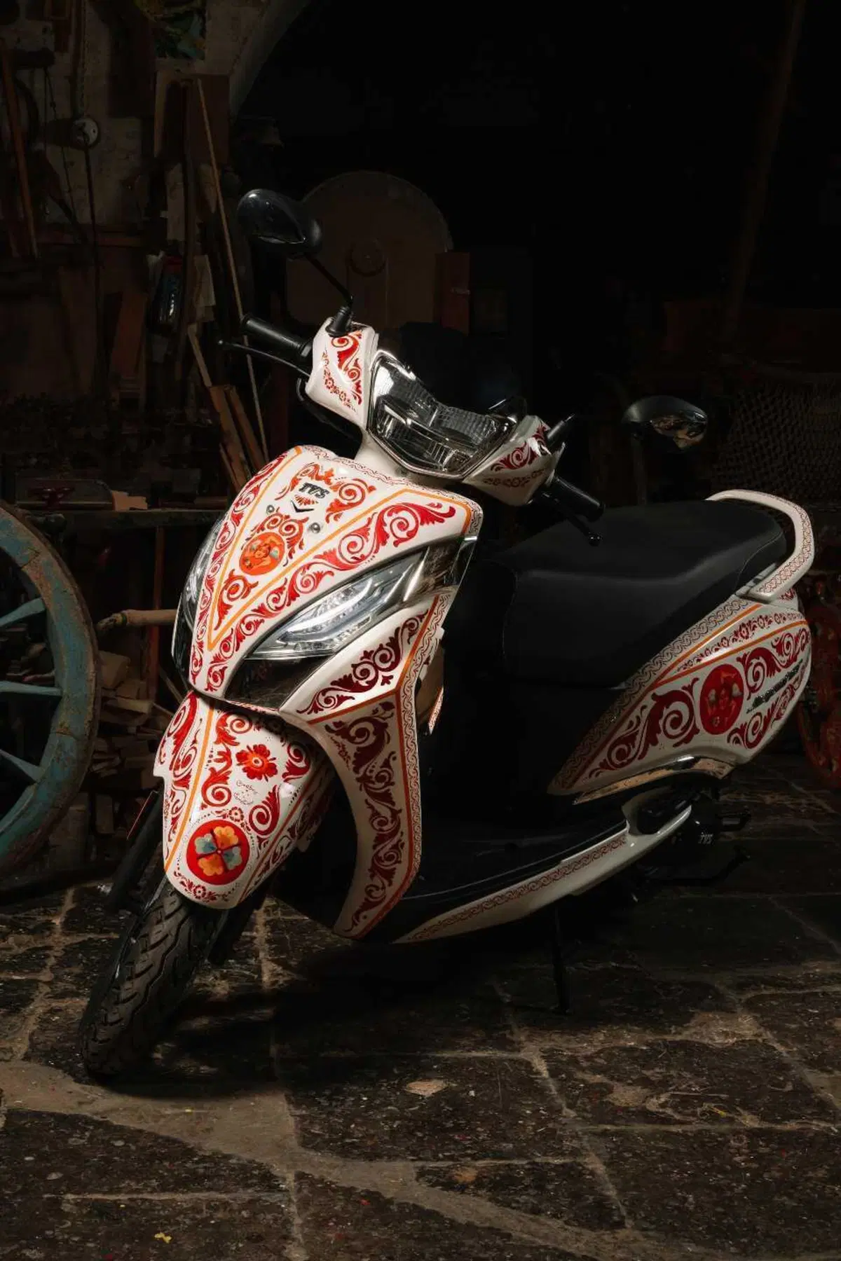 TVS Motor e Cinabro Carrettieri trasformano lo scooter Jupiter 125 in un capolavoro siciliano (6)