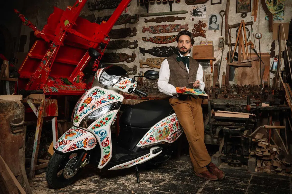 TVS Motor e Cinabro Carrettieri trasformano lo scooter Jupiter 125 in un capolavoro siciliano (10)