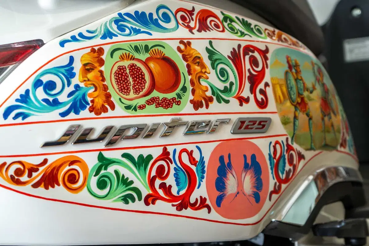 TVS Motor e Cinabro Carrettieri trasformano lo scooter Jupiter 125 in un capolavoro siciliano (33)