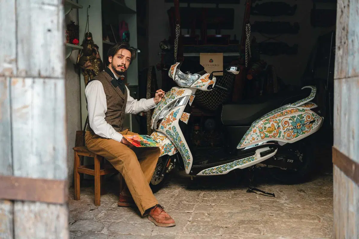 TVS Motor e Cinabro Carrettieri trasformano lo scooter Jupiter 125 in un capolavoro siciliano (48)