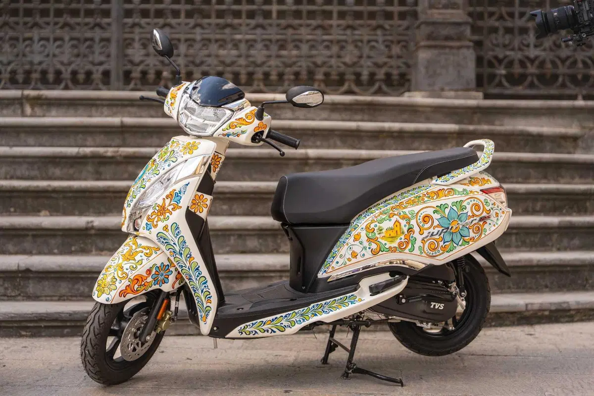 TVS Motor e Cinabro Carrettieri trasformano lo scooter Jupiter 125 in un capolavoro siciliano (52)