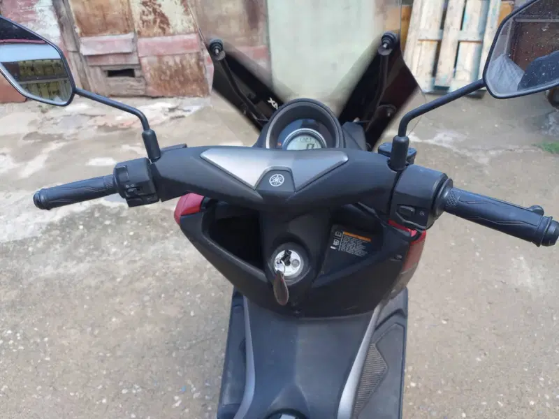 Yamaha N-Max 155 (2017 - 20) (3)