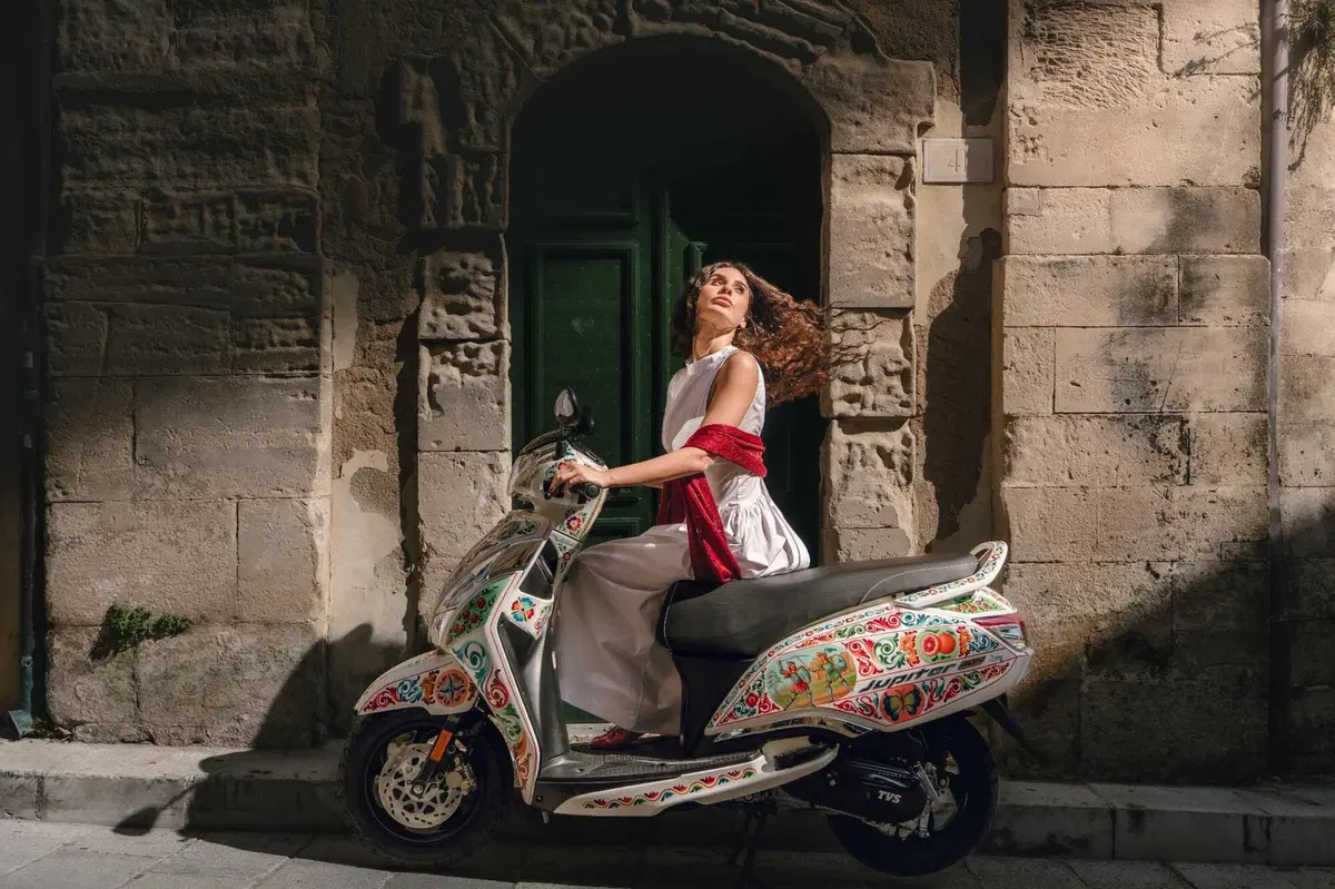 TVS Motor e Cinabro Carrettieri trasformano lo scooter Jupiter 125 in un capolavoro siciliano (69)