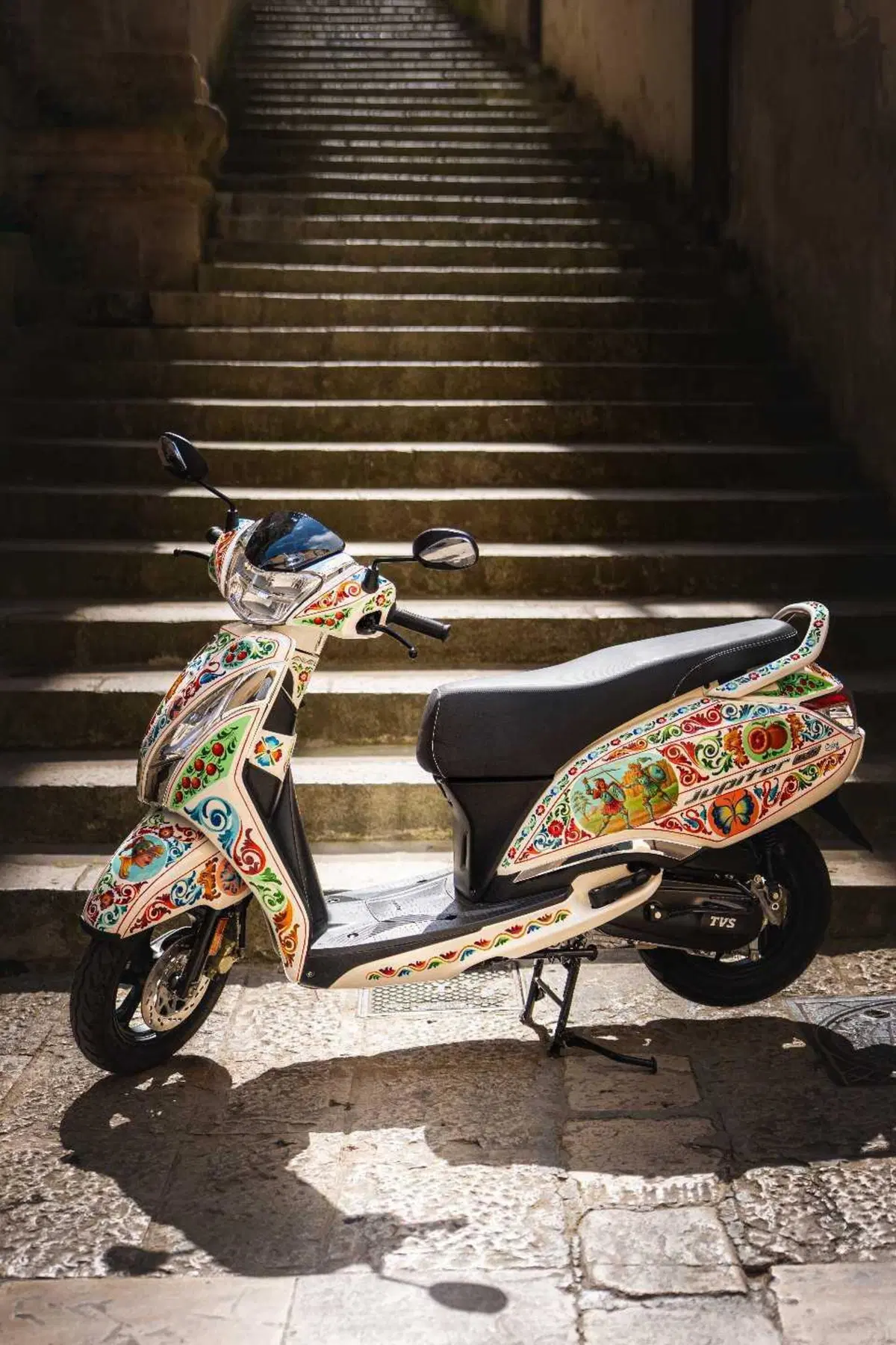 TVS Motor e Cinabro Carrettieri trasformano lo scooter Jupiter 125 in un capolavoro siciliano (72)