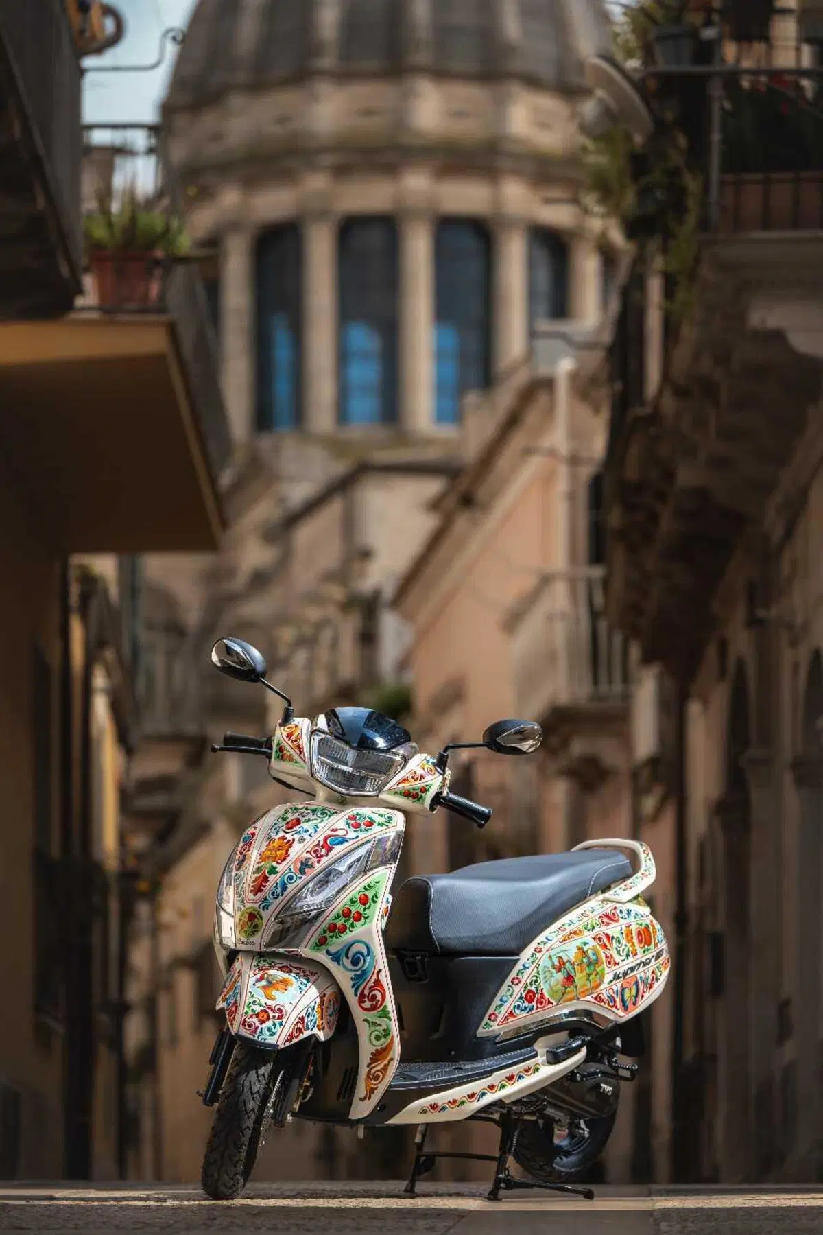 TVS Motor e Cinabro Carrettieri trasformano lo scooter Jupiter 125 in un capolavoro siciliano (74)
