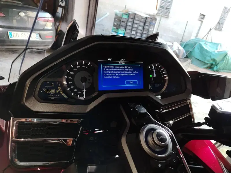 Honda GL 1800 Gold Wing DCT Tour (2020) (4)