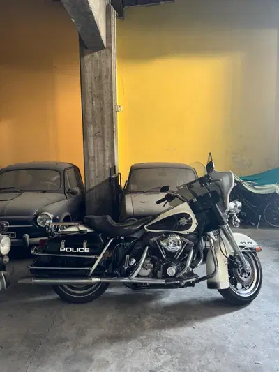 Harley-Davidson ELECTRA GLIDE STANDARD POLICE (FLHTP) d'epoca