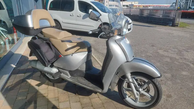 Aprilia Scarabeo 200 (2001 - 04) (5)