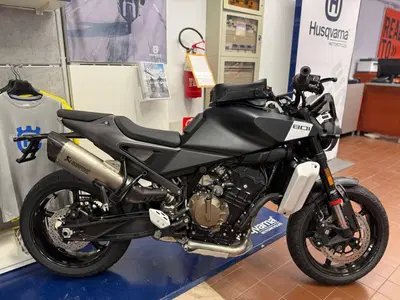 Husqvarna Svartpilen 801 (2024 - 26) nuova