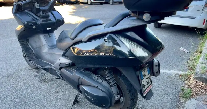 Honda Silver Wing 400 (2006 - 09) (3)