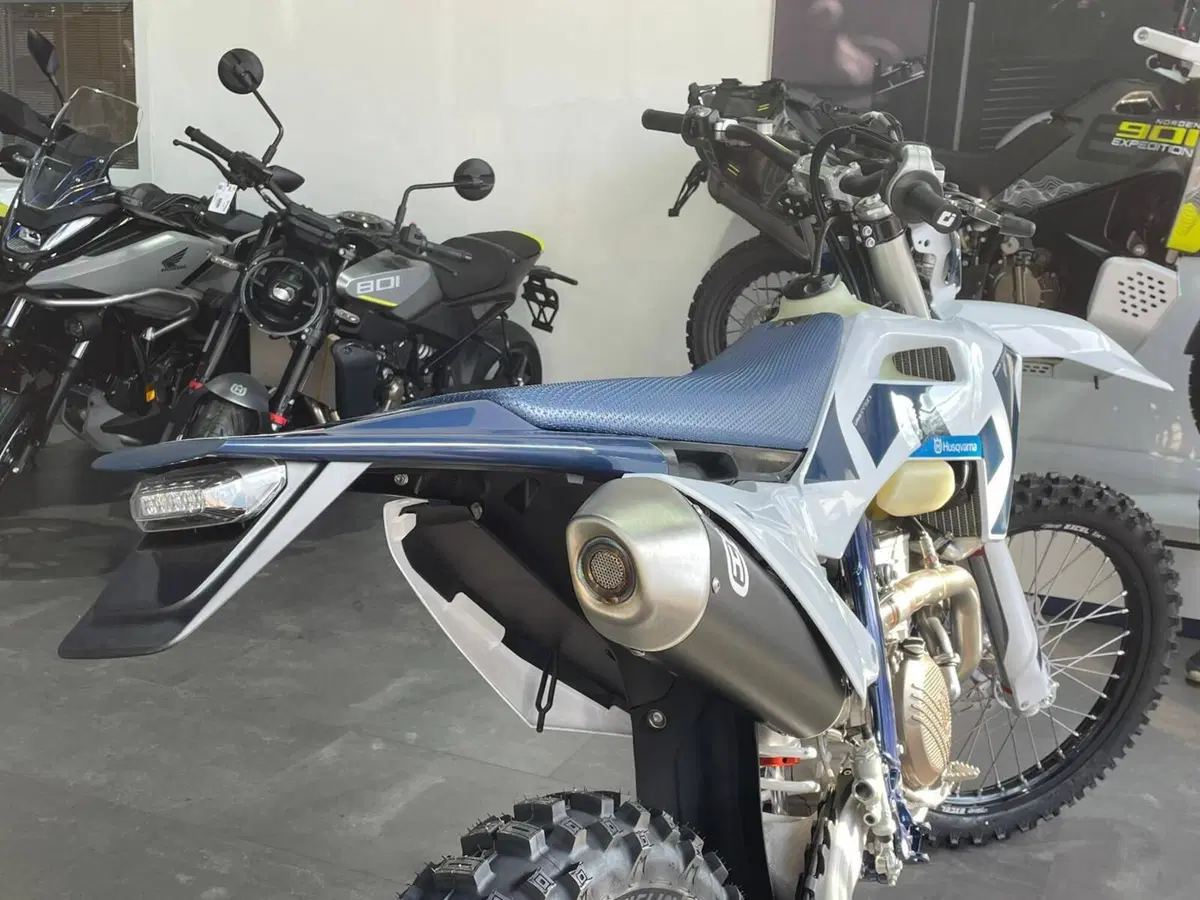 Husqvarna FE 250 (2026) (3)